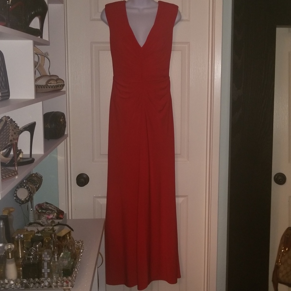 EUC Vera Wang gown